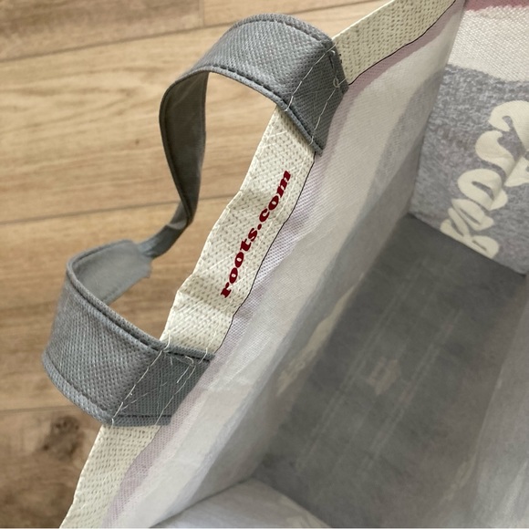 ROOTS Bag - Picture 5 of 12